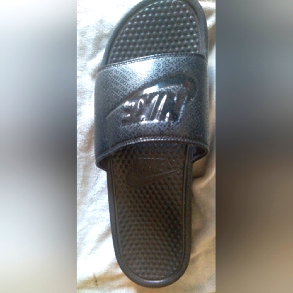Nike slides